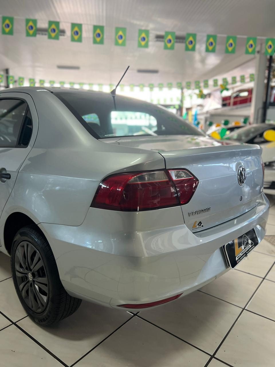 Volkswagen Voyage foto 4