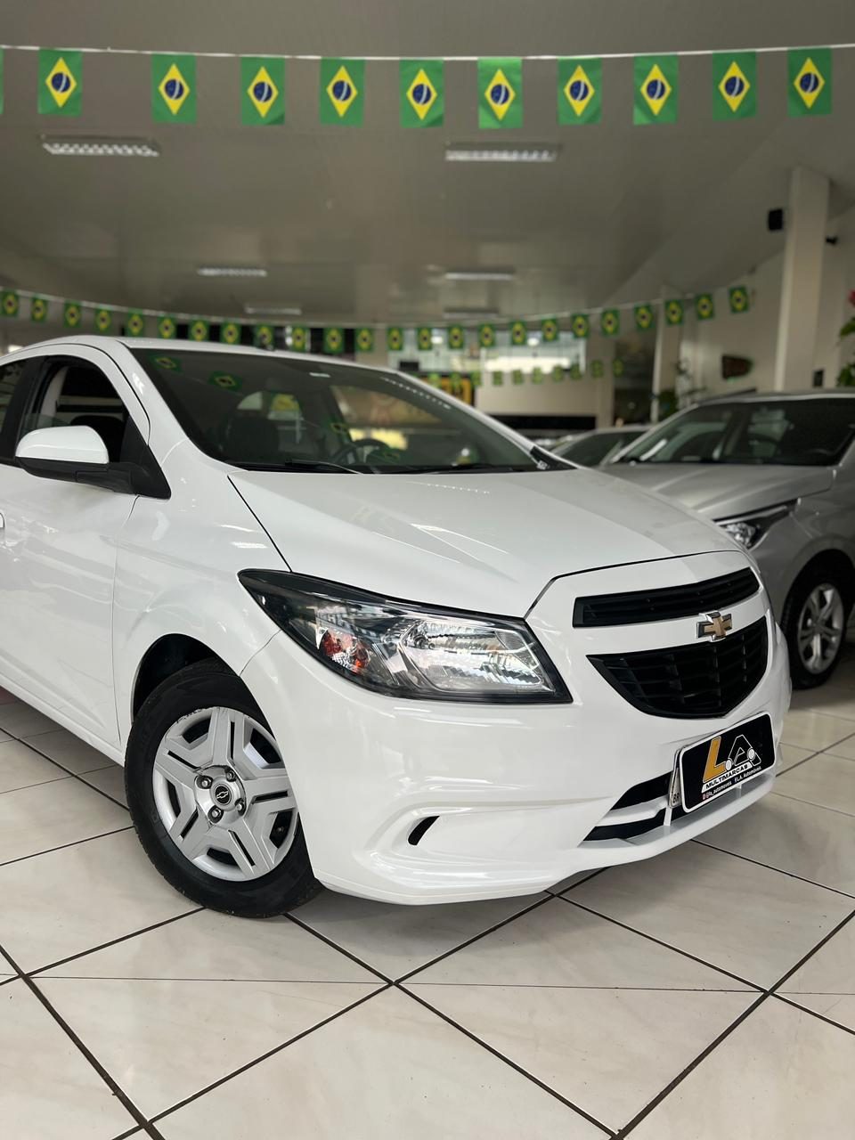 Chevrolet Onix foto 2