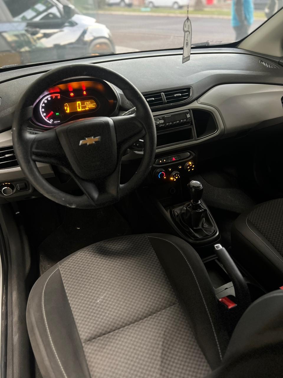 Chevrolet Onix foto 5