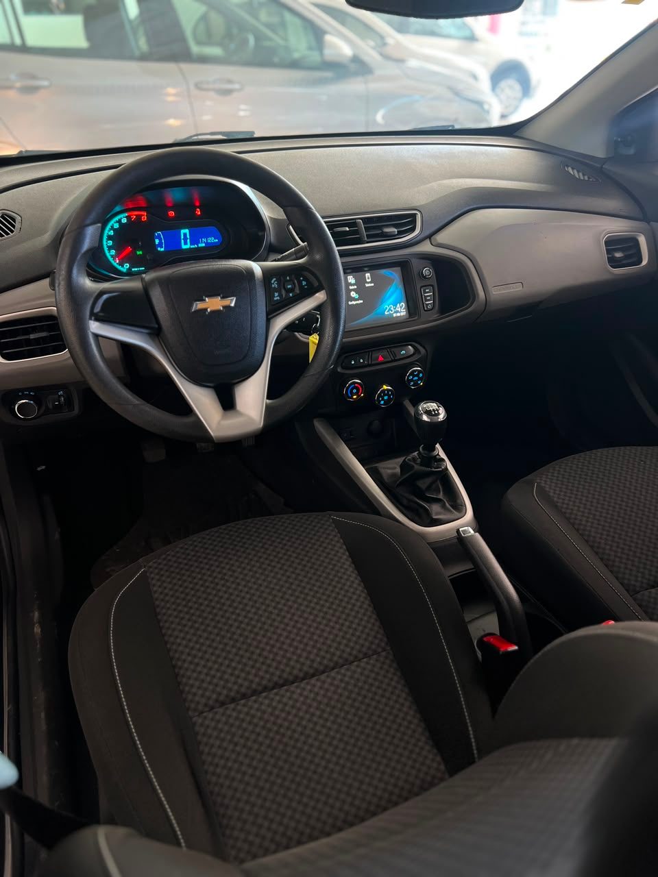 Chevrolet Onix foto 5