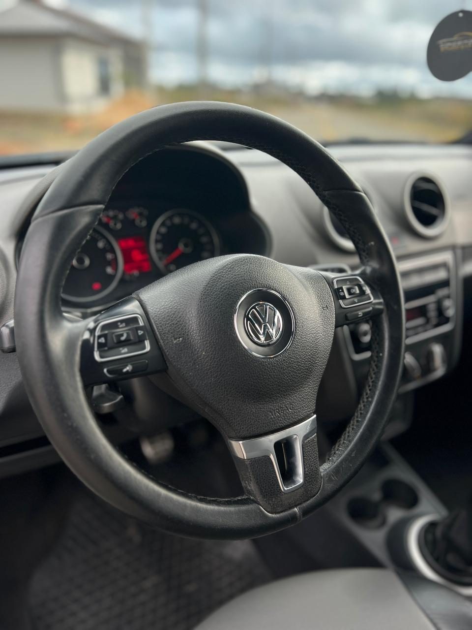Volkswagen Saveiro foto 8