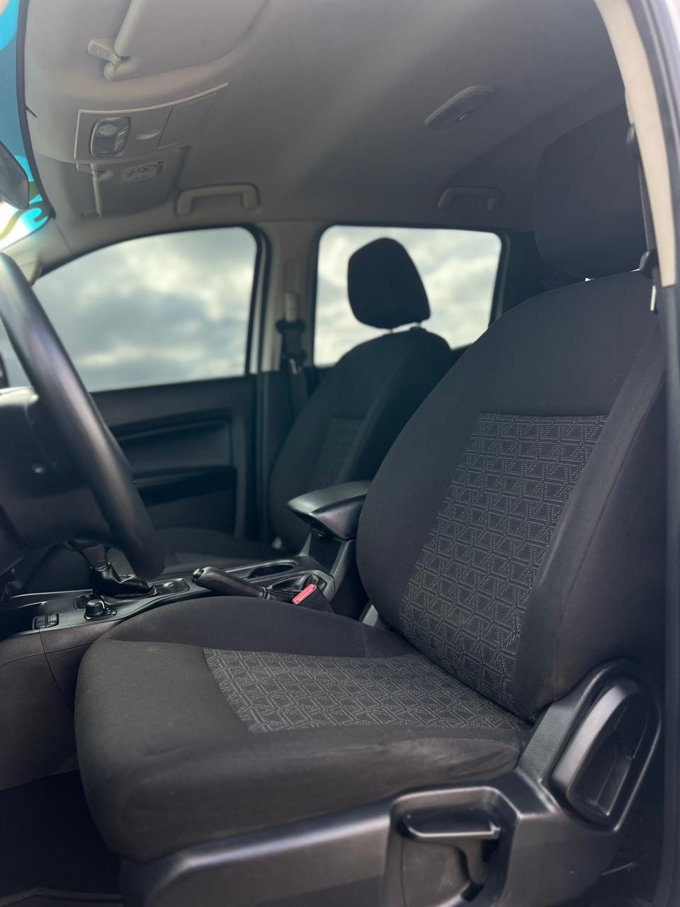 Ford Ranger foto 12