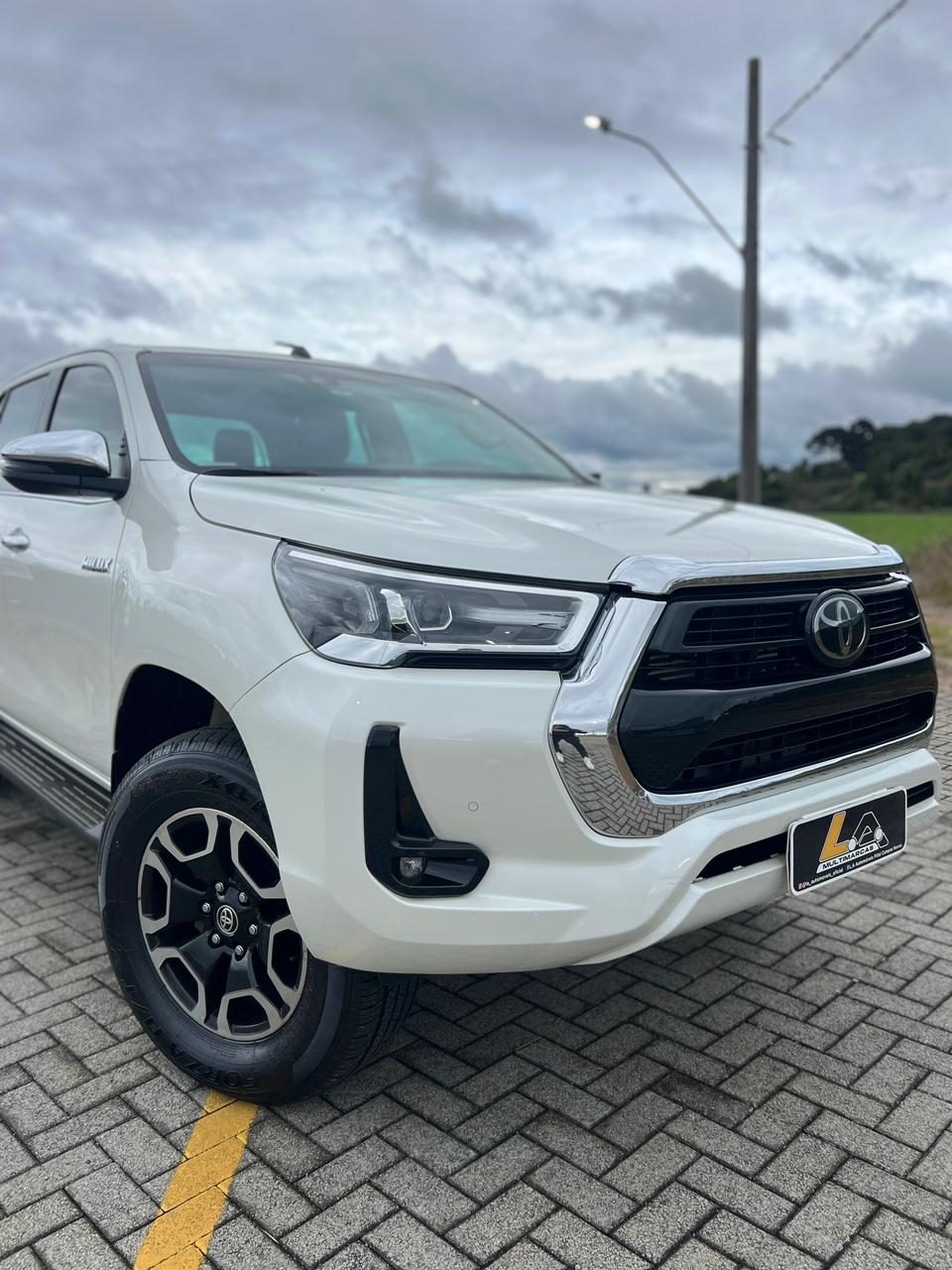 Toyota Hilux foto 2