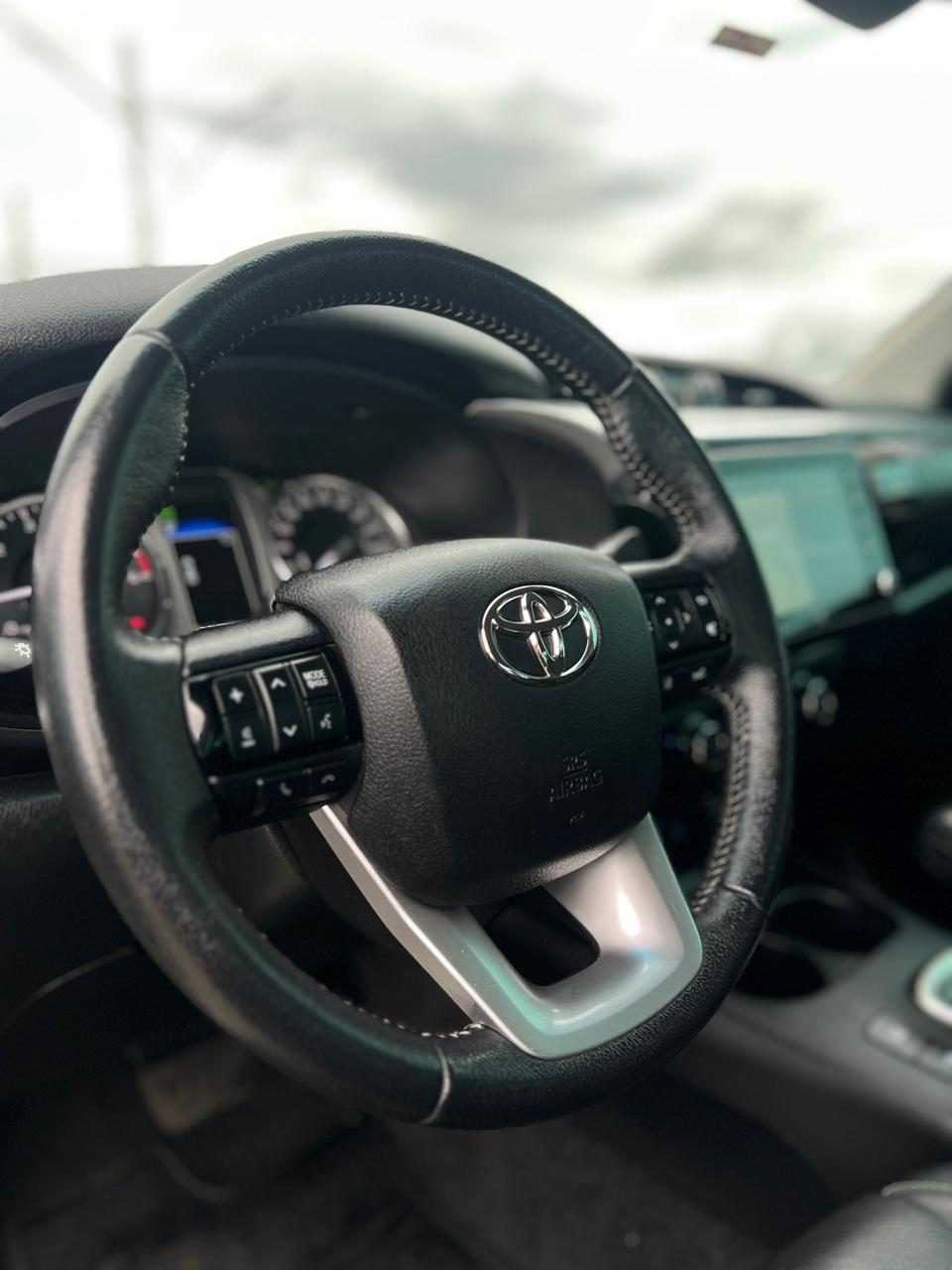 Toyota Hilux foto 9