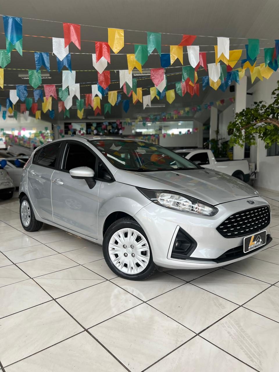 Ford Fiesta foto 1