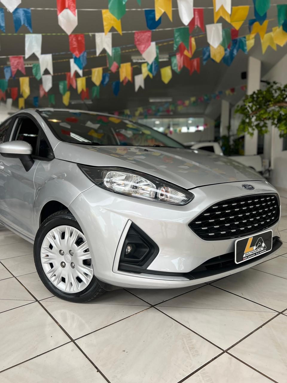 Ford Fiesta foto 2