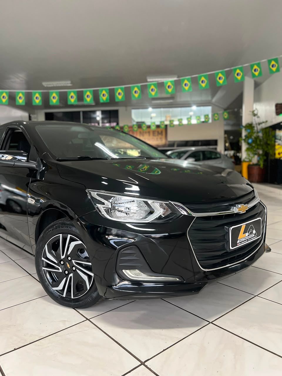 Chevrolet Onix foto 2