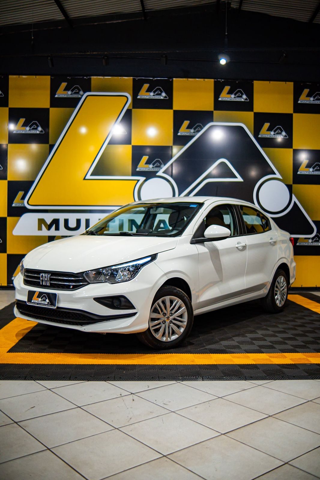 Fiat  Cronos  foto 1