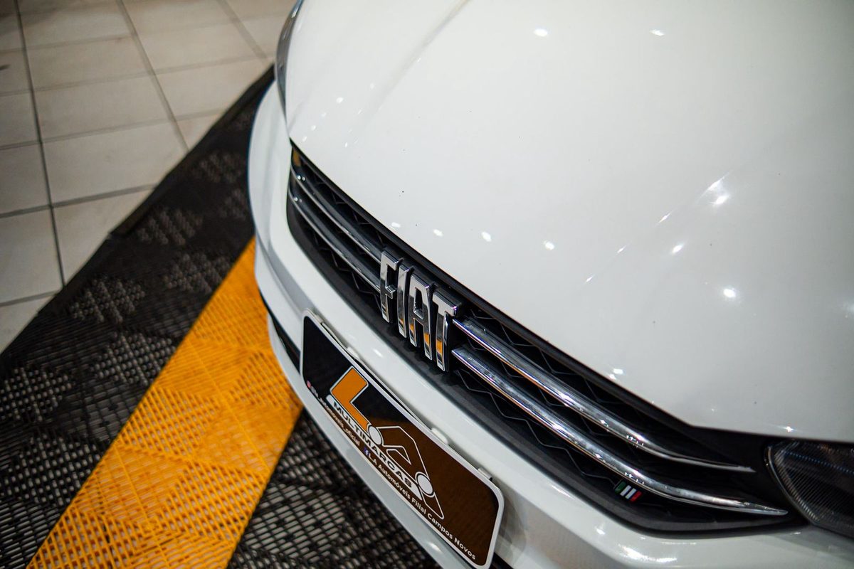 Fiat  Cronos  foto 3