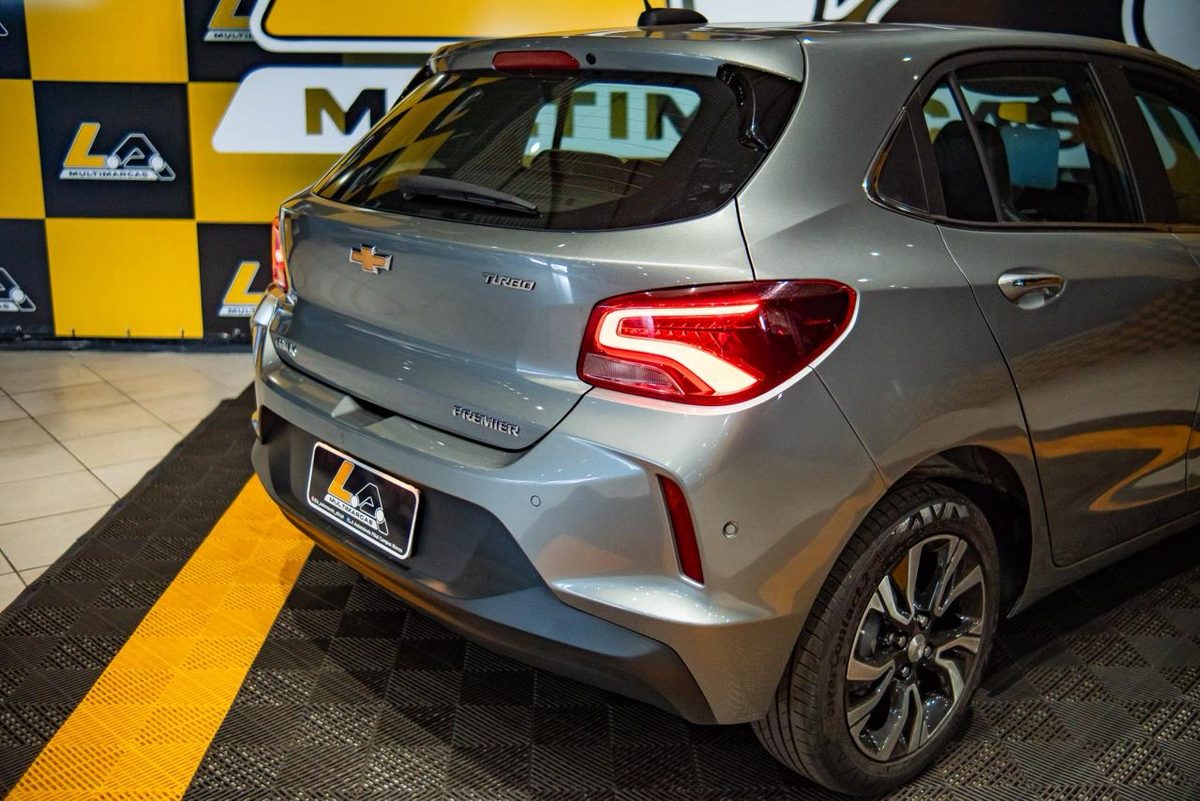 CHEVROLET  Onix foto 4