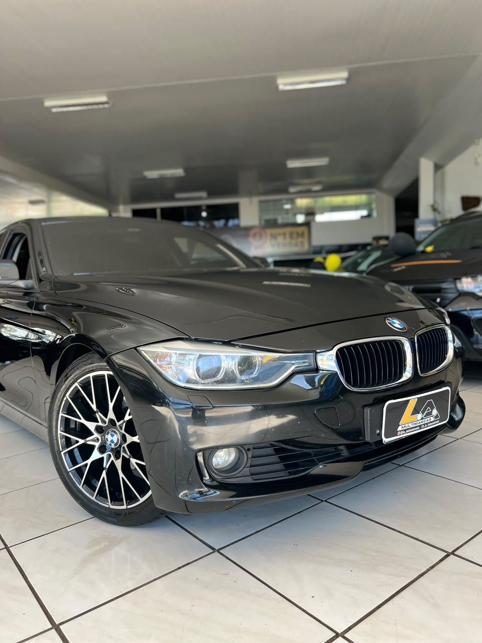BMW 320i foto 2