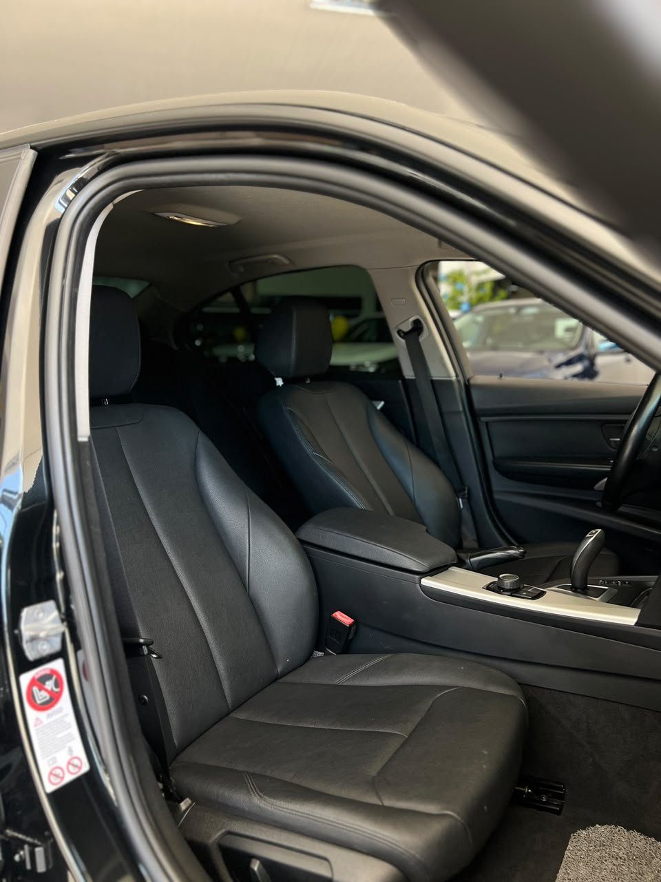 BMW 320i foto 5