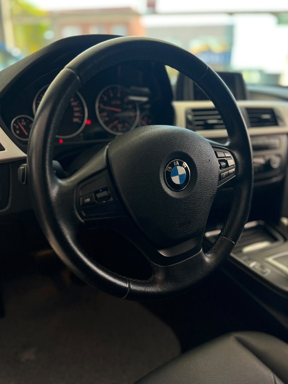 BMW 320i foto 7
