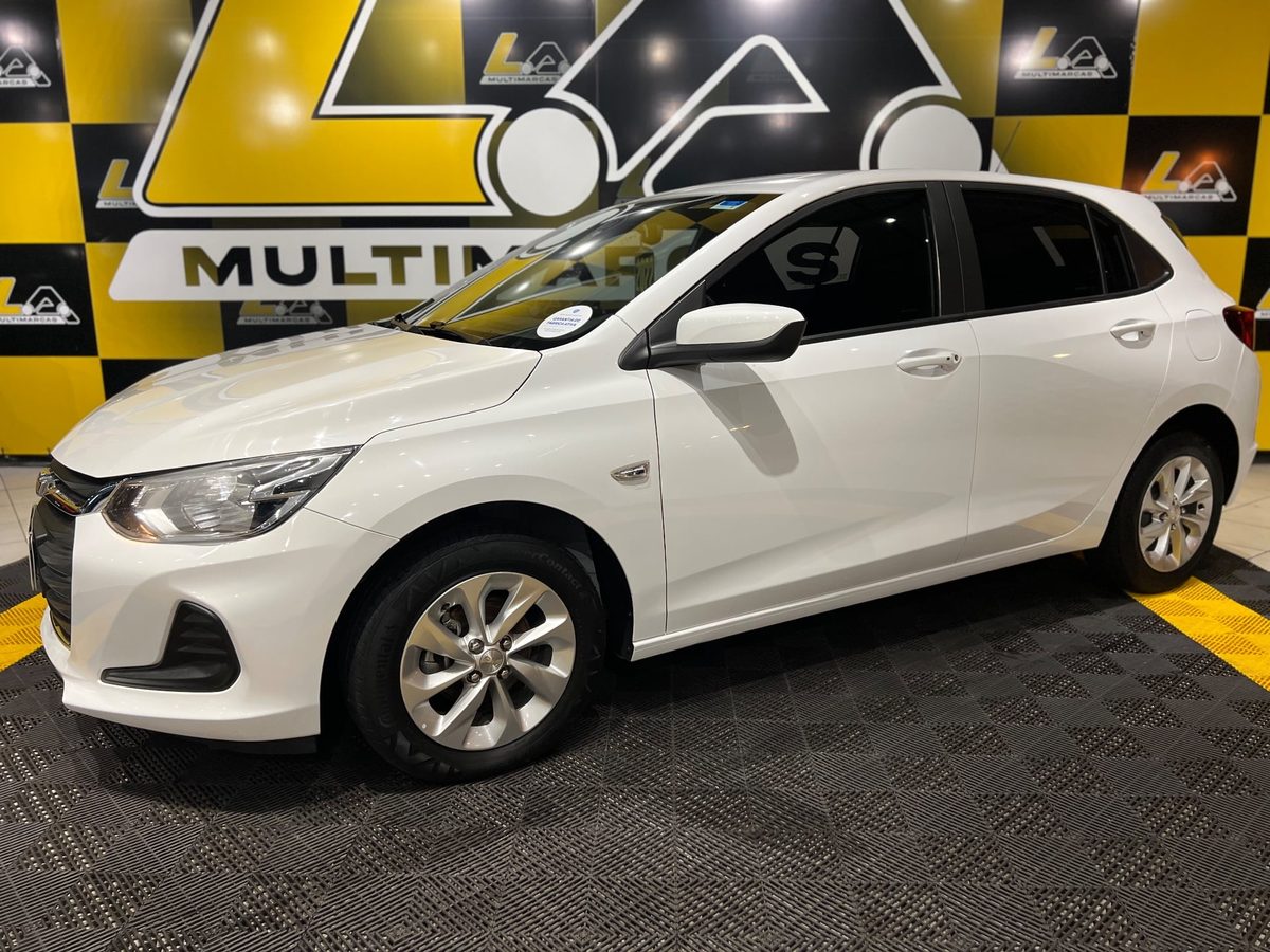 CHEVROLET  Onix Hatch foto 2