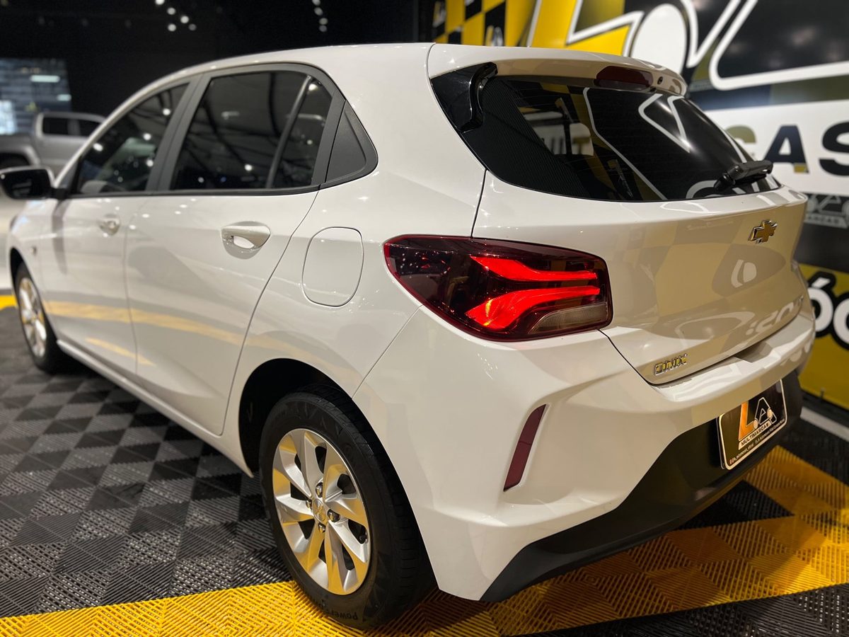 CHEVROLET  Onix Hatch foto 4