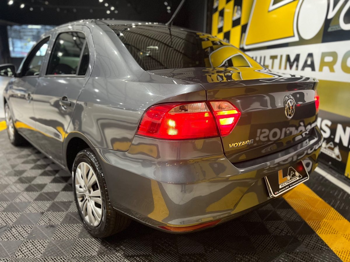 Volkswagen Voyage foto 5