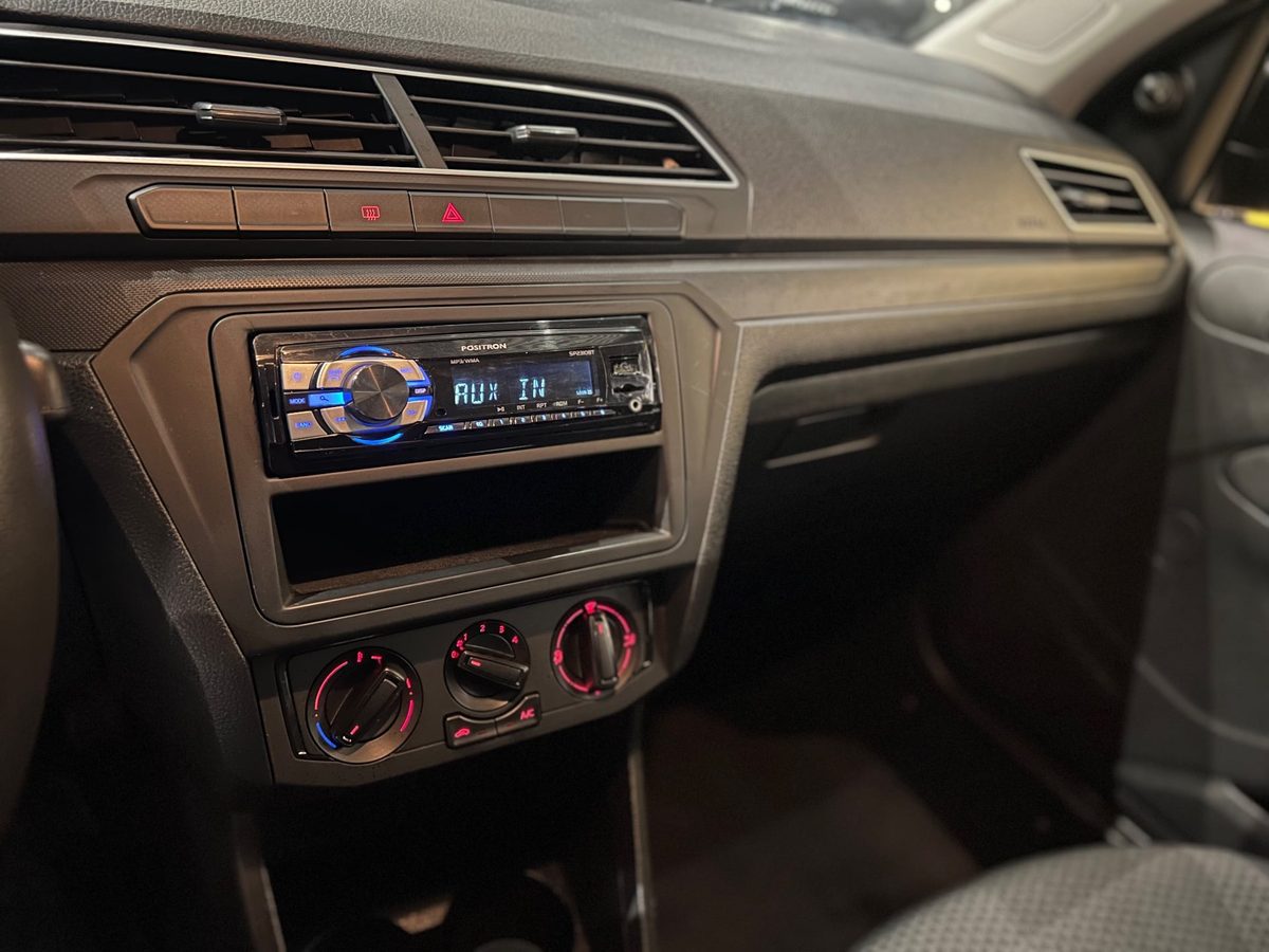 Volkswagen Voyage foto 9