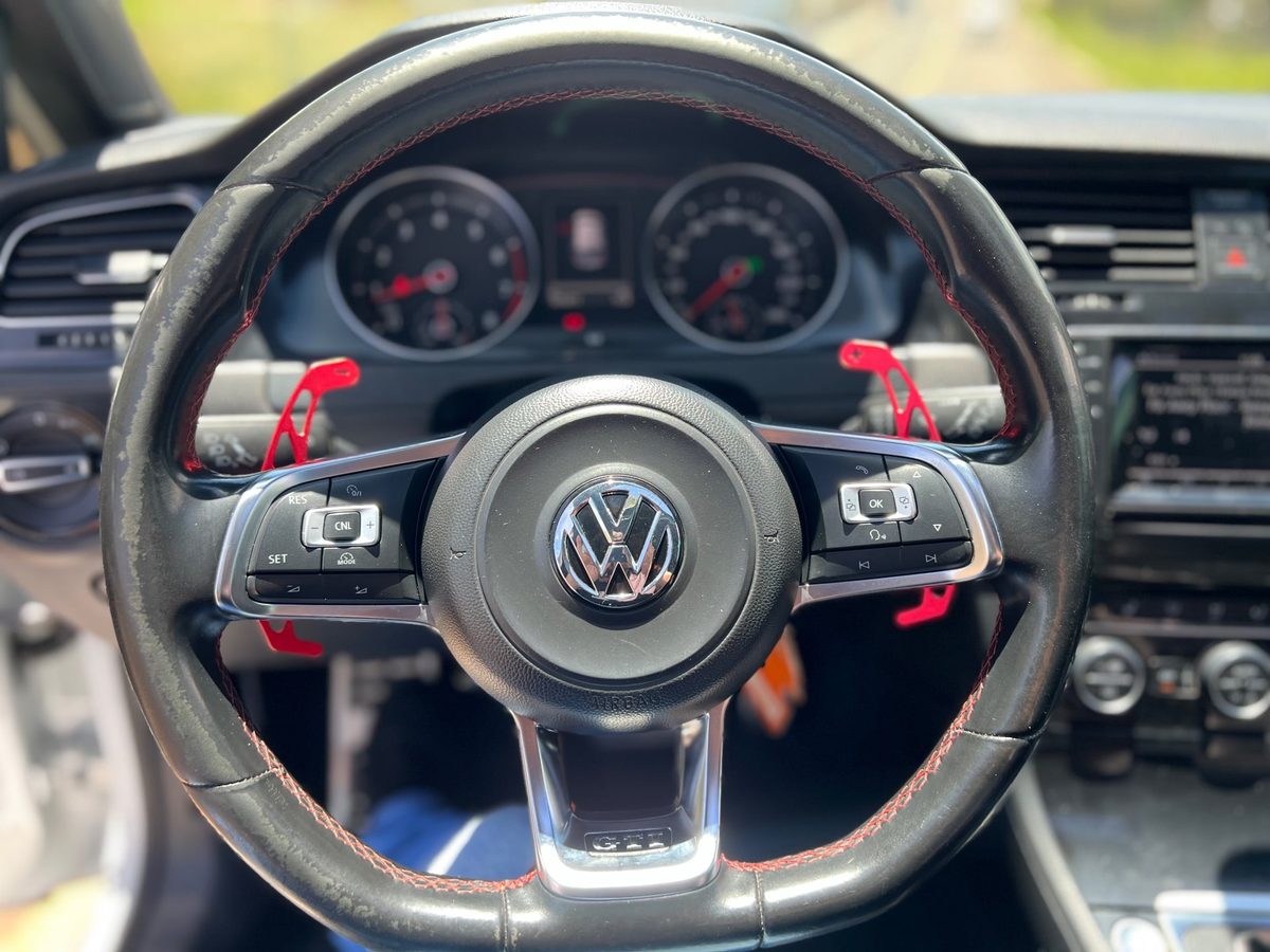 Volkswagen  Golf  foto 9